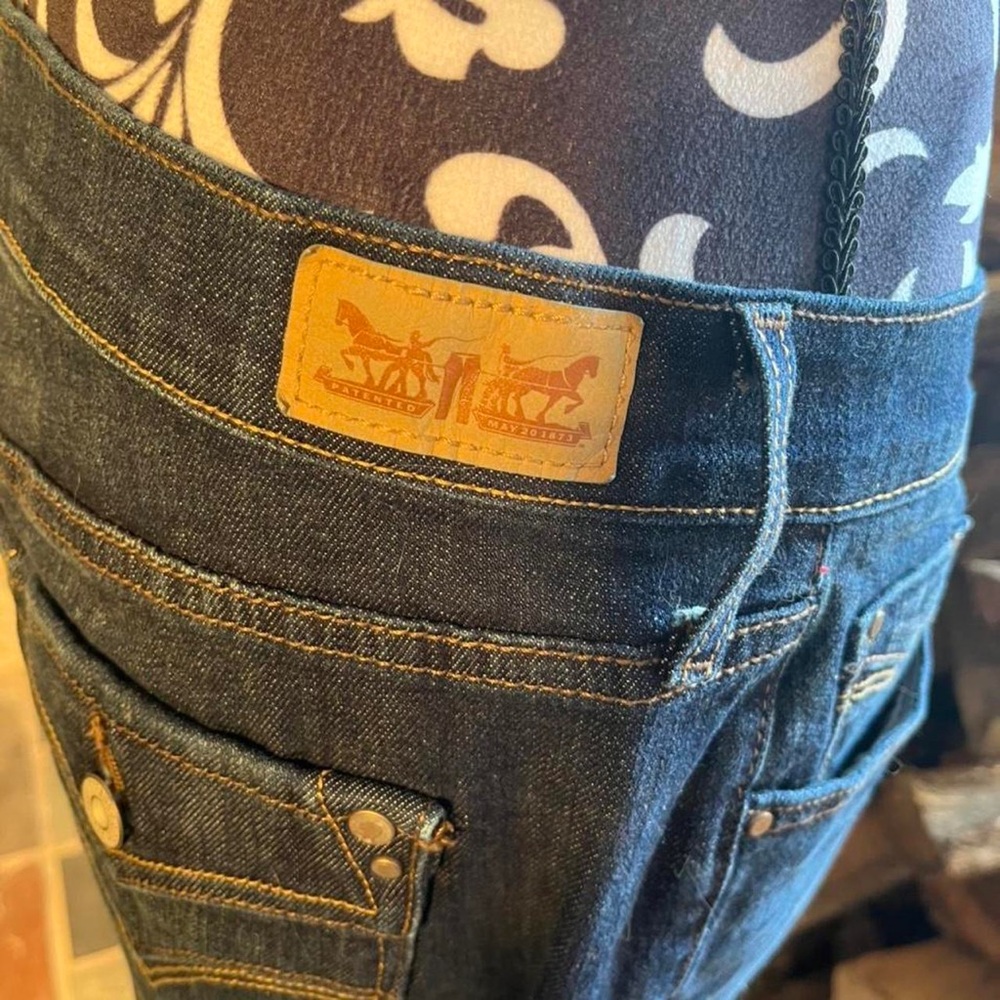 Levi’s Dark Wash Jeans 12 - Picture 4 of 5